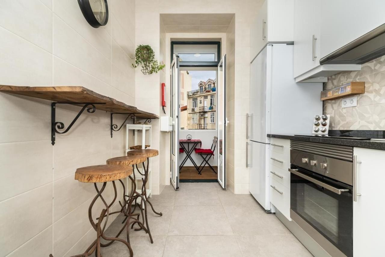 Retro M2 R4 - Lovely Double Room With Shared Bathroom Lisboa Exteriér fotografie